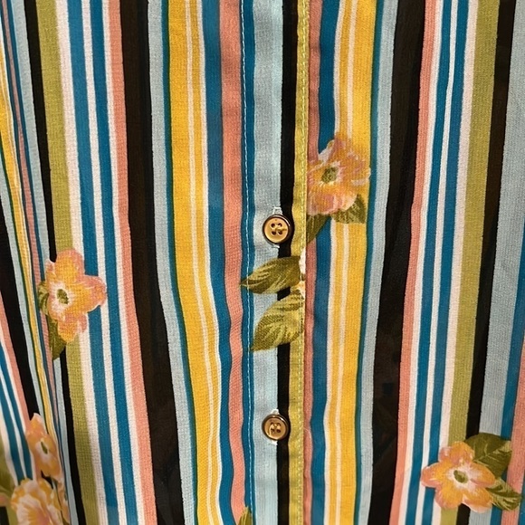 Mileage BLOUSE WITH TIE WAIST AND LONGER SHIRT TAIL BACK size.XL - Picture 6 of 12